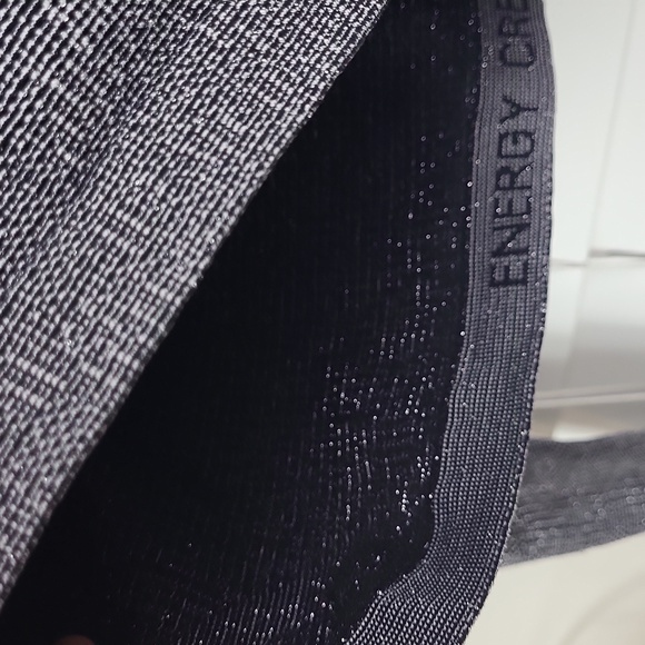 Lululemon Athletica Charcoal/Silver Long Sleeve Top. Size 8 - Picture 9 of 12